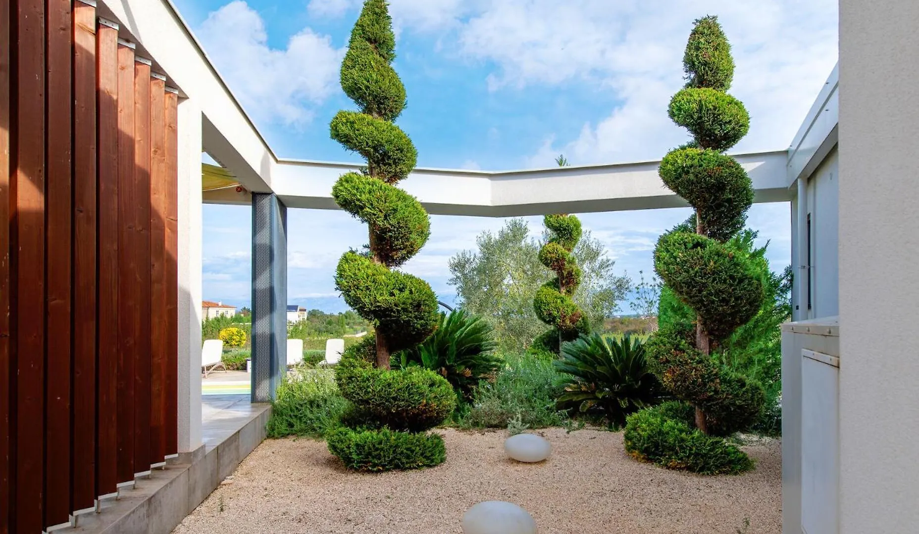 Villa Royal Green Four Nin