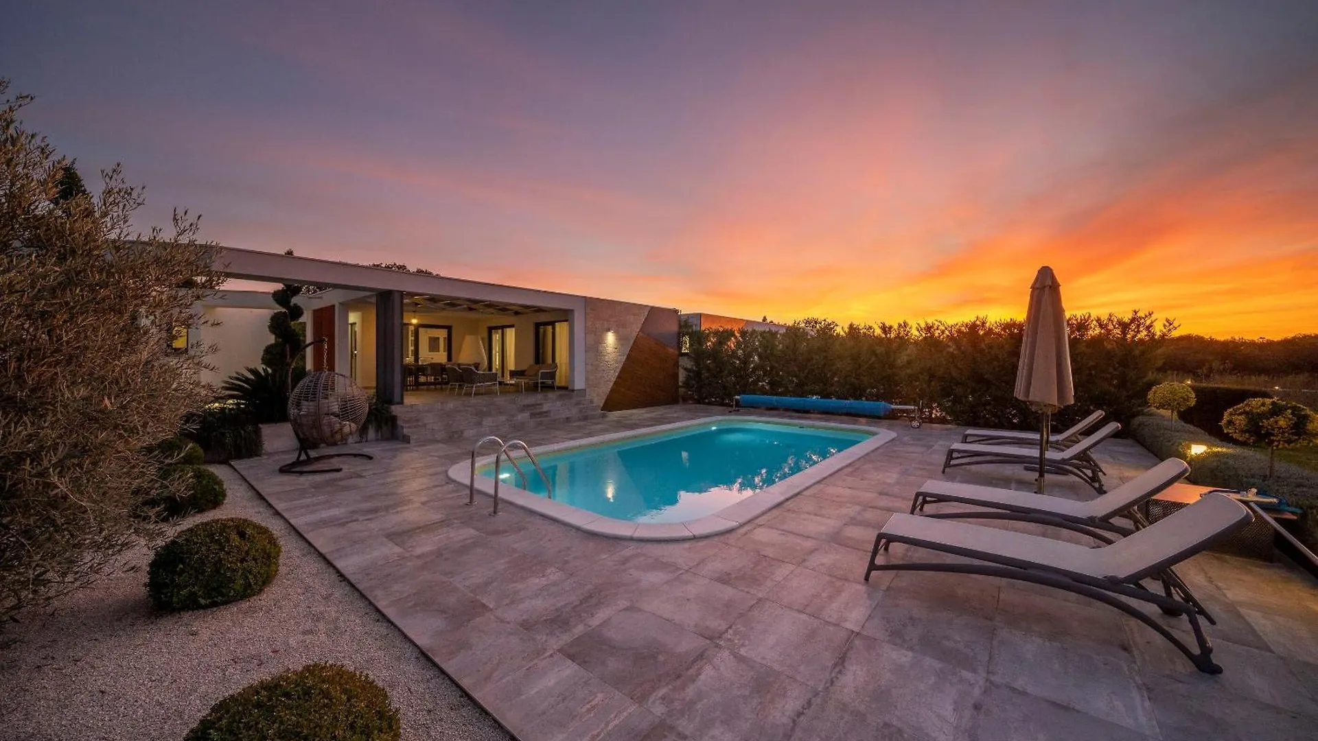 Villa Royal Green Four Nin