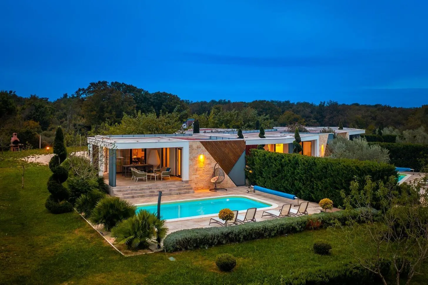 Villa Royal Green Four Nin