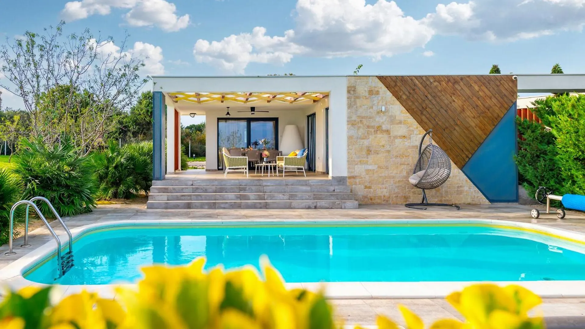 Villa Royal Green Four Nin
